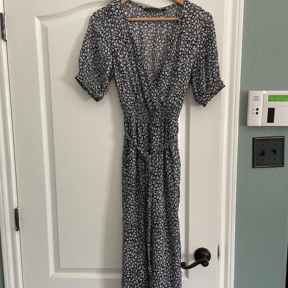 Accessorize Jump Suit - Picture 1 of 2